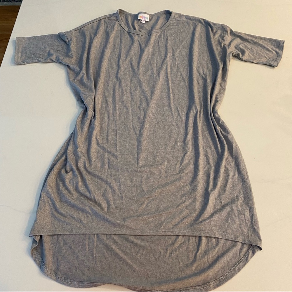 LuLaRoe Irma High-Low Tee, Light Gray